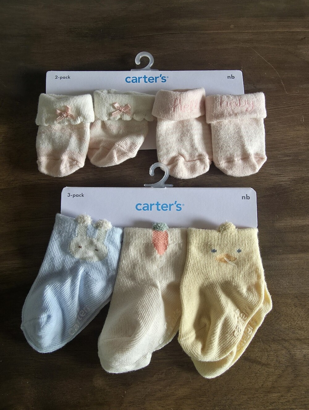 2 Pairs Carter's Newborn Pastel Sock Sets - Pink,Blue,Cream,yellow. New With Tag